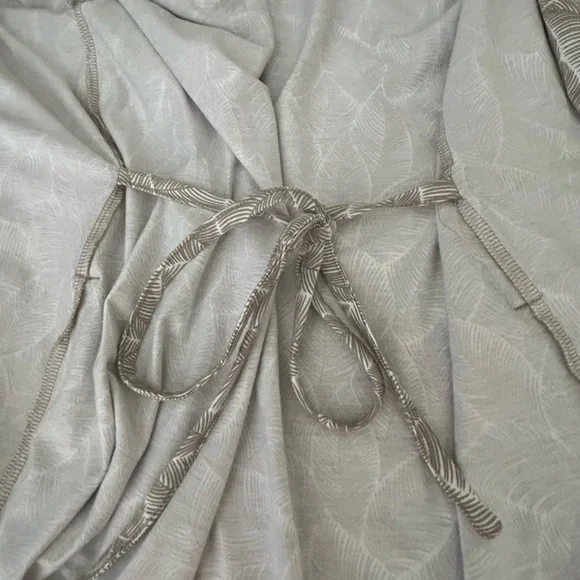 Cariloha Robe Womens Size L/XL Floral Tropical Soft Bamboo Blend Stretch Belted - Picture 7 of 9